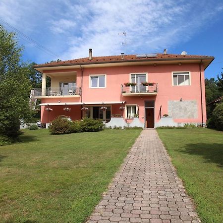 La Rosa Tra I Laghi B&B Meina Dış mekan fotoğraf