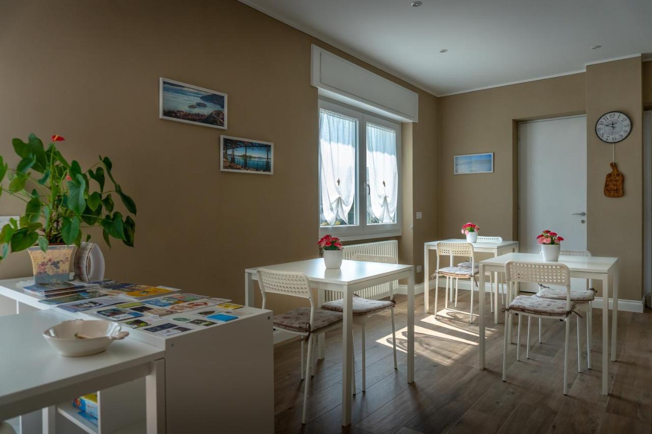 La Rosa Tra I Laghi B&B Meina Dış mekan fotoğraf