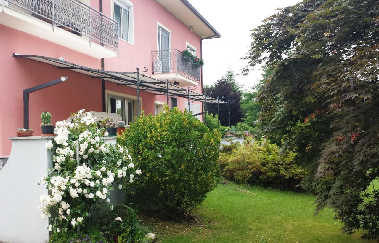 La Rosa Tra I Laghi B&B Meina Dış mekan fotoğraf