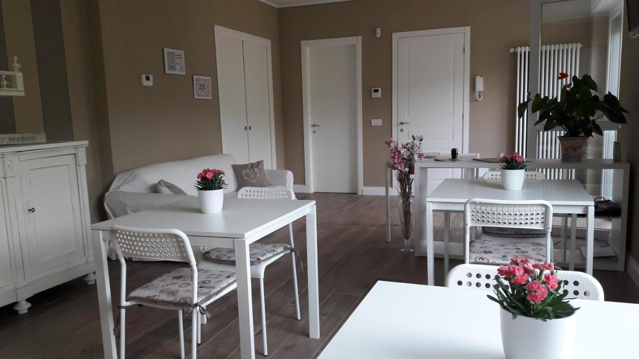 La Rosa Tra I Laghi B&B Meina Dış mekan fotoğraf