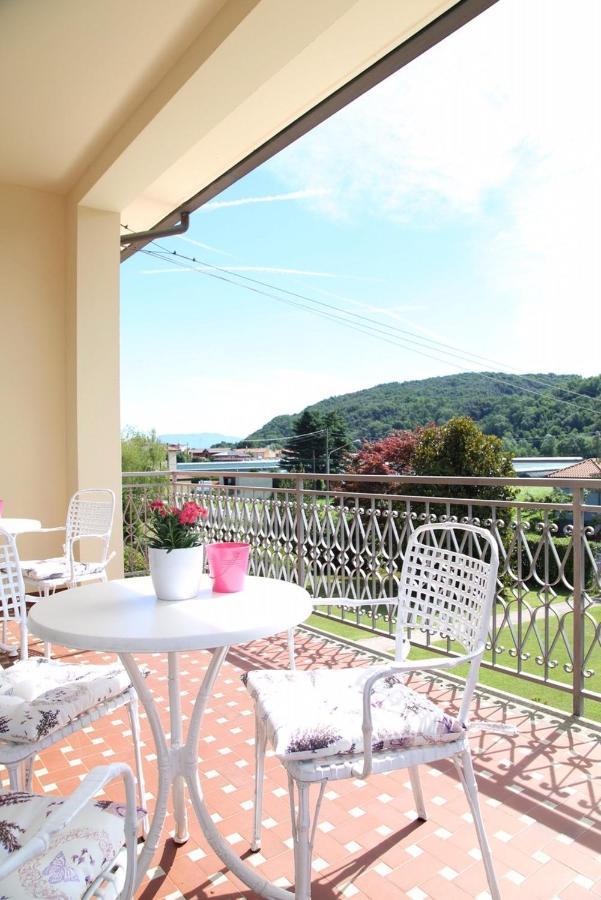 La Rosa Tra I Laghi B&B Meina Dış mekan fotoğraf