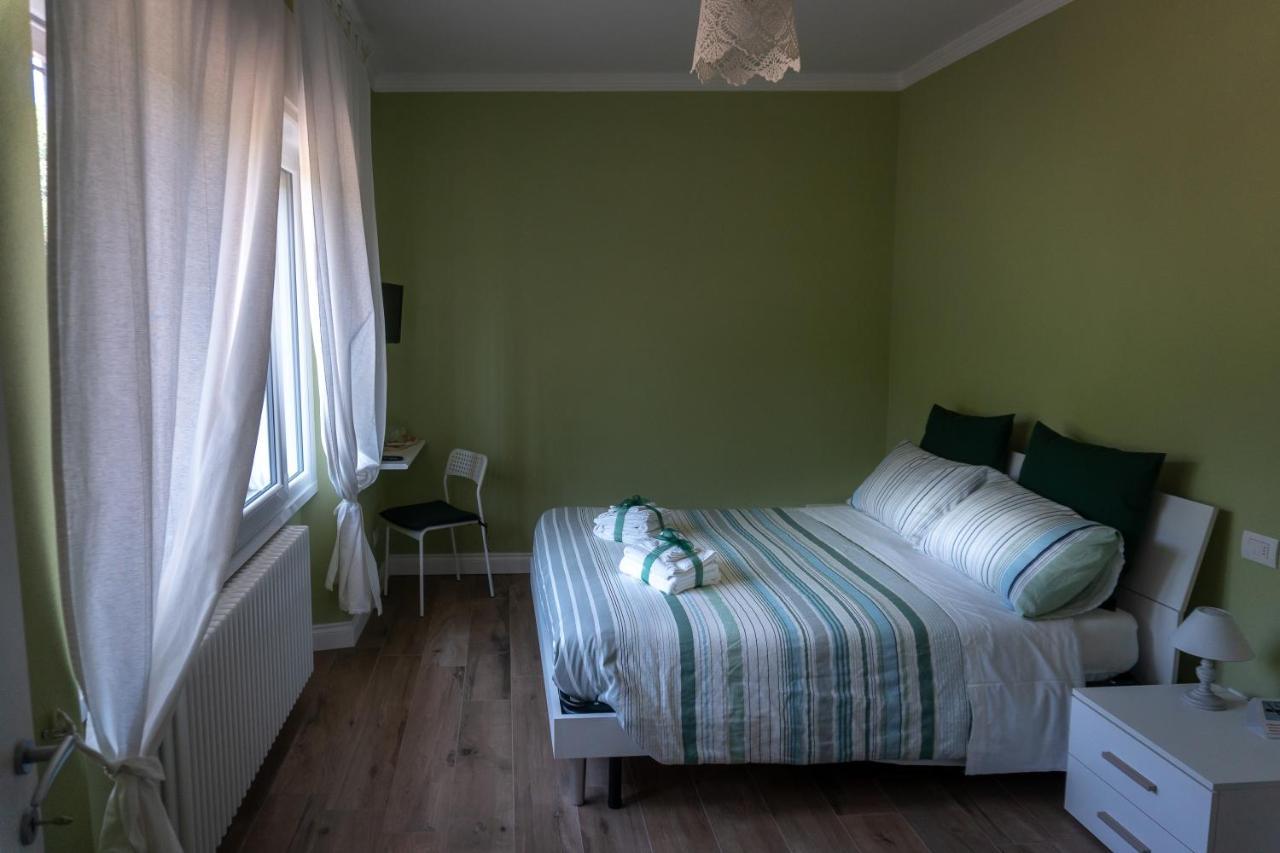 La Rosa Tra I Laghi B&B Meina Dış mekan fotoğraf
